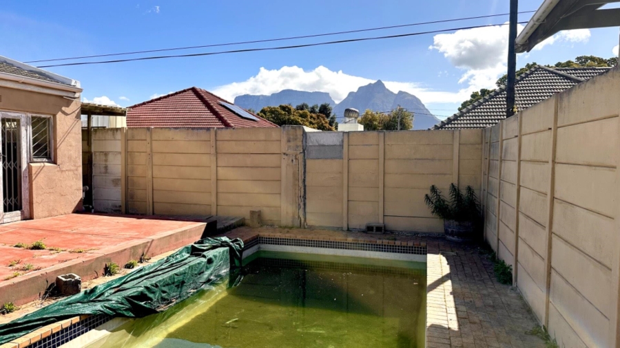 4 Bedroom Property for Sale in Sybrand Park Western Cape